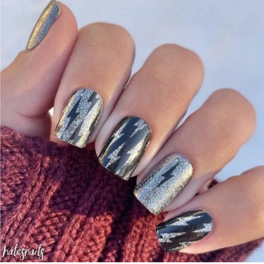 *Exclusive* Color Street: When Lightning Strikes | Silver Black Glitter Rock - Picture 2 of 13